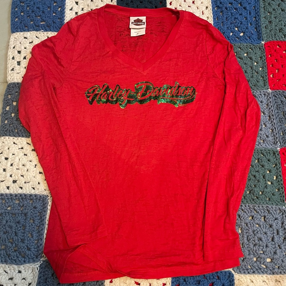 Women’s Harley-Davidson Long Sleeve V-Neck Tee Red Green Foil Logo St. Louis Med